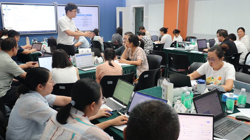 在职研究生培训费用按专业分类
