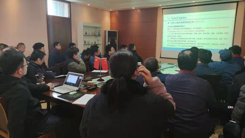 关注指标：课时、师资与教学模式